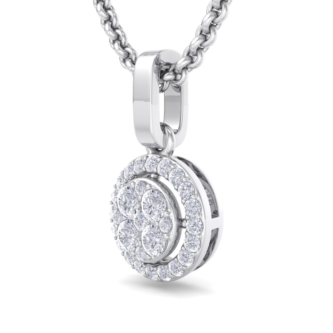 Halo pendant in white gold with white diamonds of 0.37 ct in weight