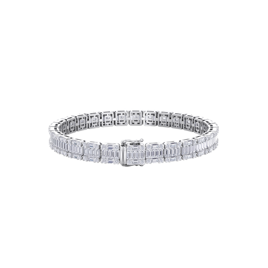 Baguette tennis bracelet in white gold with white diamonds of 5.20 ct in weight