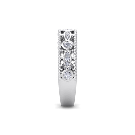 Marquise ring in white gold with twisted detail with white round diamonds of 0.36 ct in weight