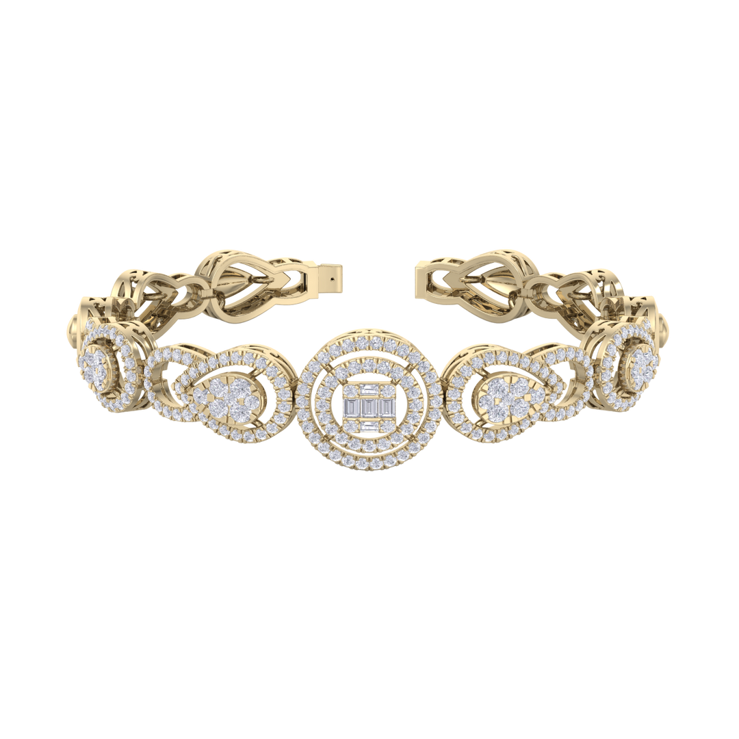 Statement bracelet in rose gold with white diamonds of 2.20 ct in weight