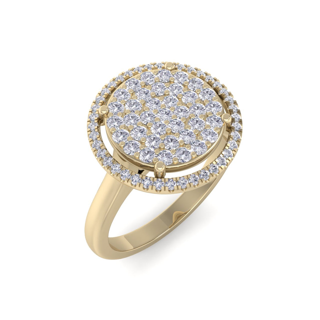 Halo cluster ring in yellow gold with white diamonds of 0.55 ct in weight