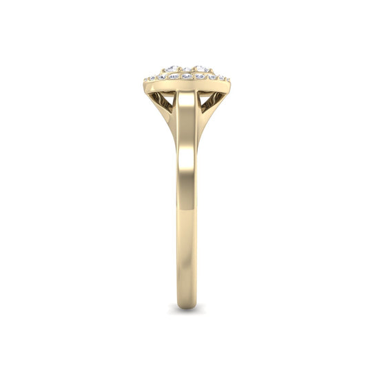Halo engagement ring in yellow gold with white diamonds of 0.77 ct in weight